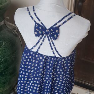 Spaghetti strap floral summer top, check out bow back
